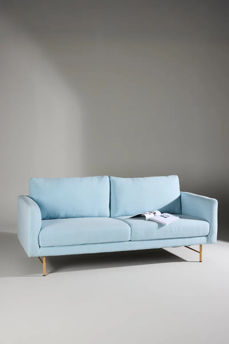 Sky 3-Sitzer-Sofa mit Metallbeinen in Blau, Gestell Whitewash, im Wohnraum, Ansicht 1