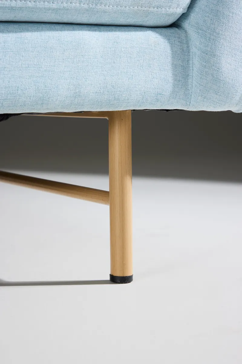 Sky 3-Sitzer-Sofa mit Metallbeinen in Blau, Gestell Whitewash, im Wohnraum, Ansicht 3
