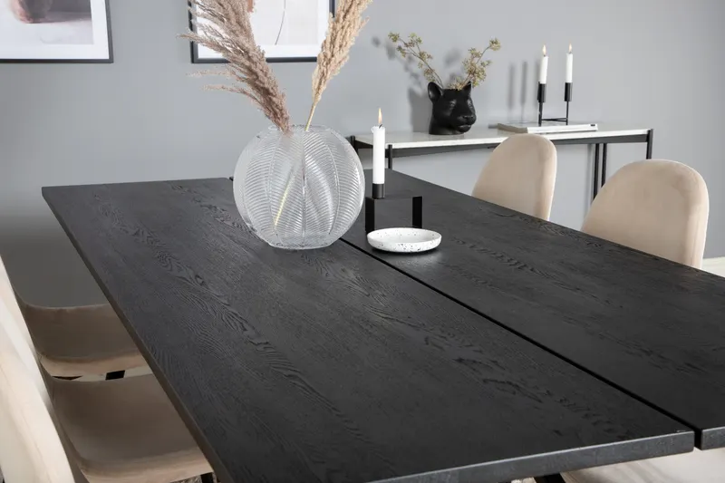 Sleek & Polar Essgruppe mit rechteckigem Esstisch und 6 Polsterstühlen in Beige, Gestell Schwarz, im Wohnraum, Ansicht 4