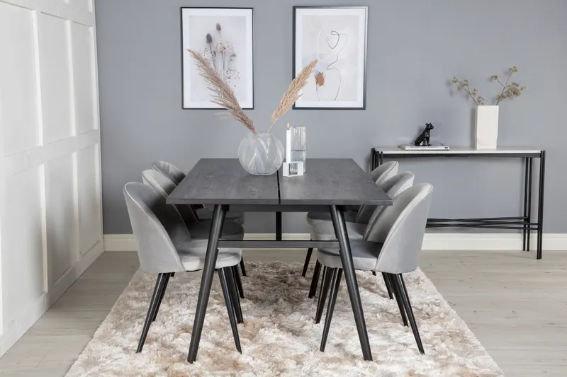 Sleek & Velvet Essgruppe mit rechteckigem Esstisch und 6 Polsterstühlen in Grau, Gestell Schwarz, im Wohnraum, Ansicht 1