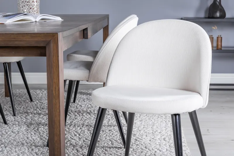 Slider & Velvet Essgruppe mit rechteckigem Esstisch und 4 Polsterstühlen in Natur, im Wohnraum, Ansicht 3