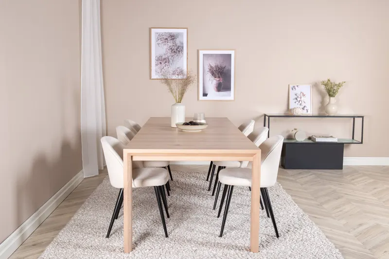 Slider & Velvet Essgruppe mit rechteckigem Esstisch und 4 Polsterstühlen in Whitewash, im Wohnraum, Ansicht 1