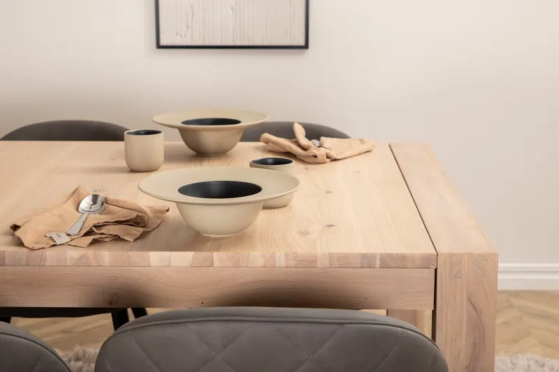 Slider & Velvet Essgruppe mit rechteckigem Esstisch und 6 Polsterstühlen in Whitewash, Grau, Gestell Schwarz, im Wohnraum, Ansicht 4