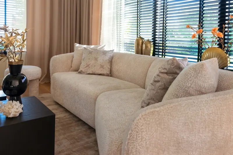 Sofa Armand / Lovely Cream von Richmond Interiors, Wohnbeispiel 12, im Wohnraum