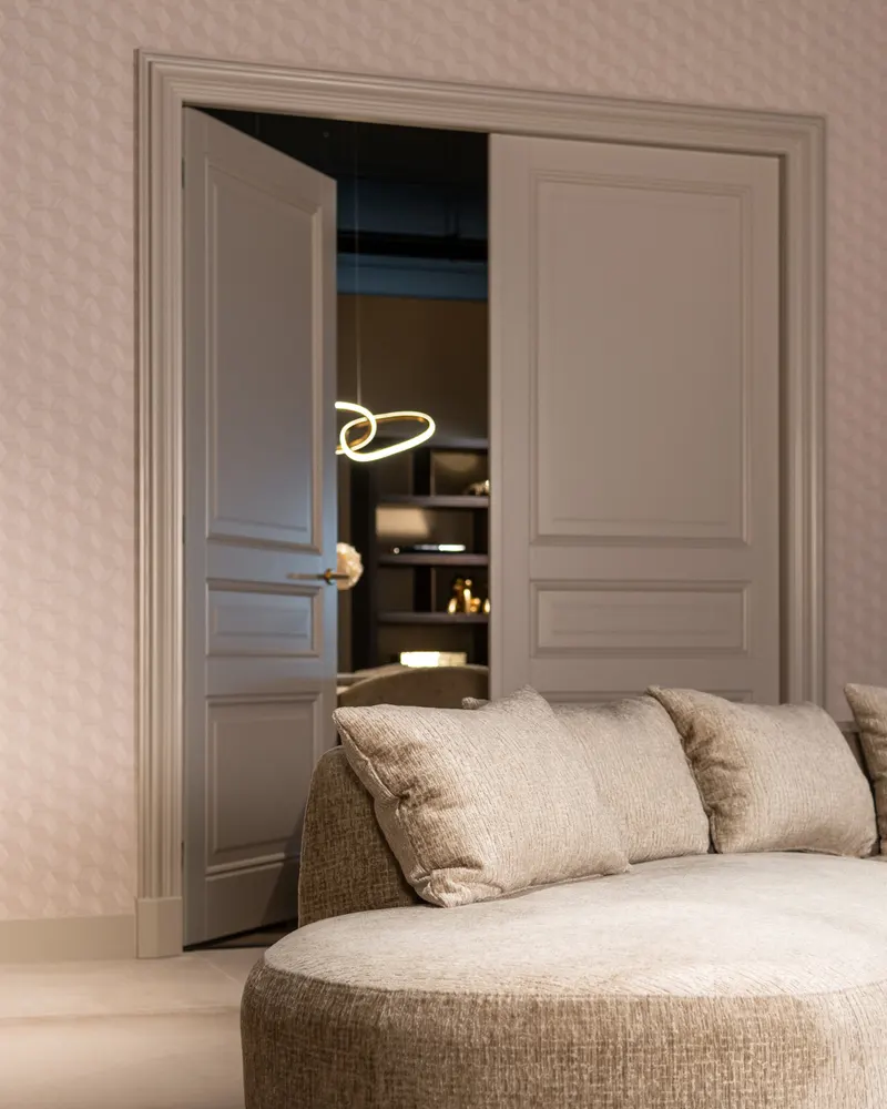 Couchtisch Pulitzer, Goldfarben, gebürstet von Richmond Interiors, Wohnbeispiel 4, im Wohnraum