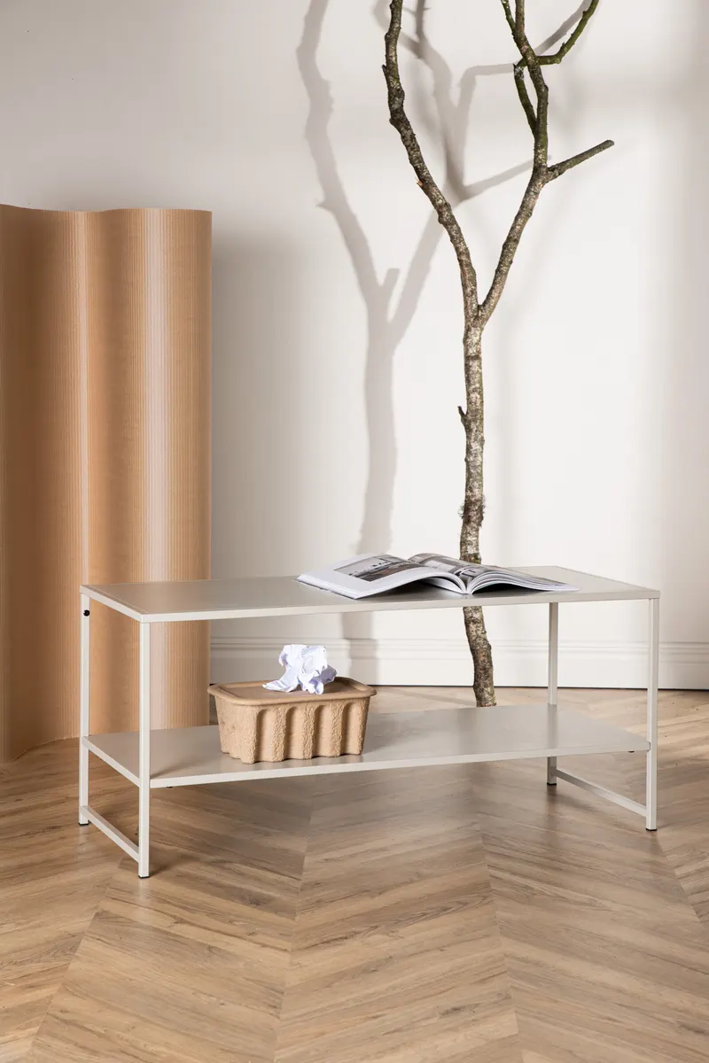 Staal Beistelltisch aus pulverbeschichtetem Stahl in 102 × 43 cm, Beige, im Wohnraum, Ansicht 1