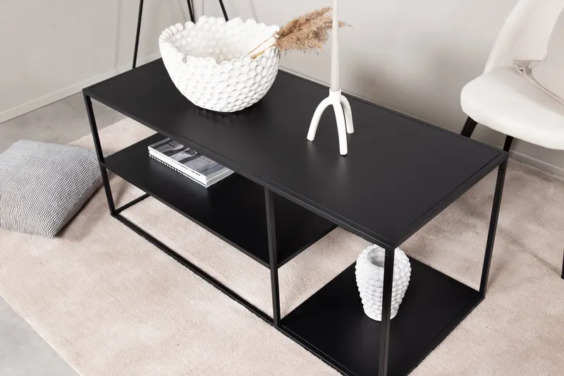 Staal Couchtisch aus Stahl mit Ablage in 120 × 50 cm, Schwarz, im Wohnraum, Ansicht 3