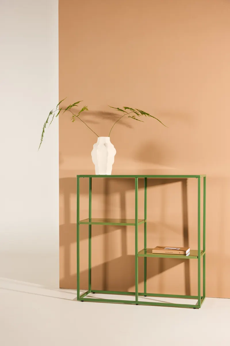 Staal Regal mit versetzten Böden in 80 × 26 × 80 cm, Grün, im Wohnraum, Ansicht 1