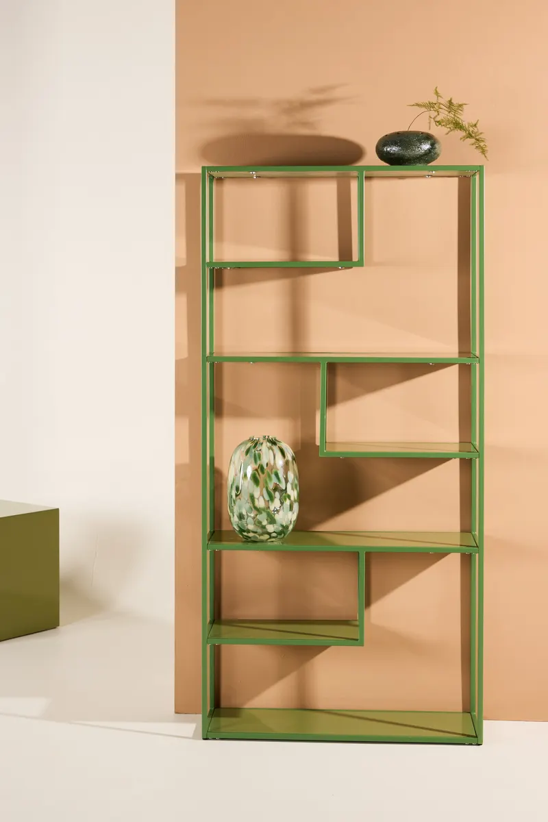 Staal Regal mit versetzten Böden in 80 × 26 × 164 cm, Grün, im Wohnraum, Ansicht 1