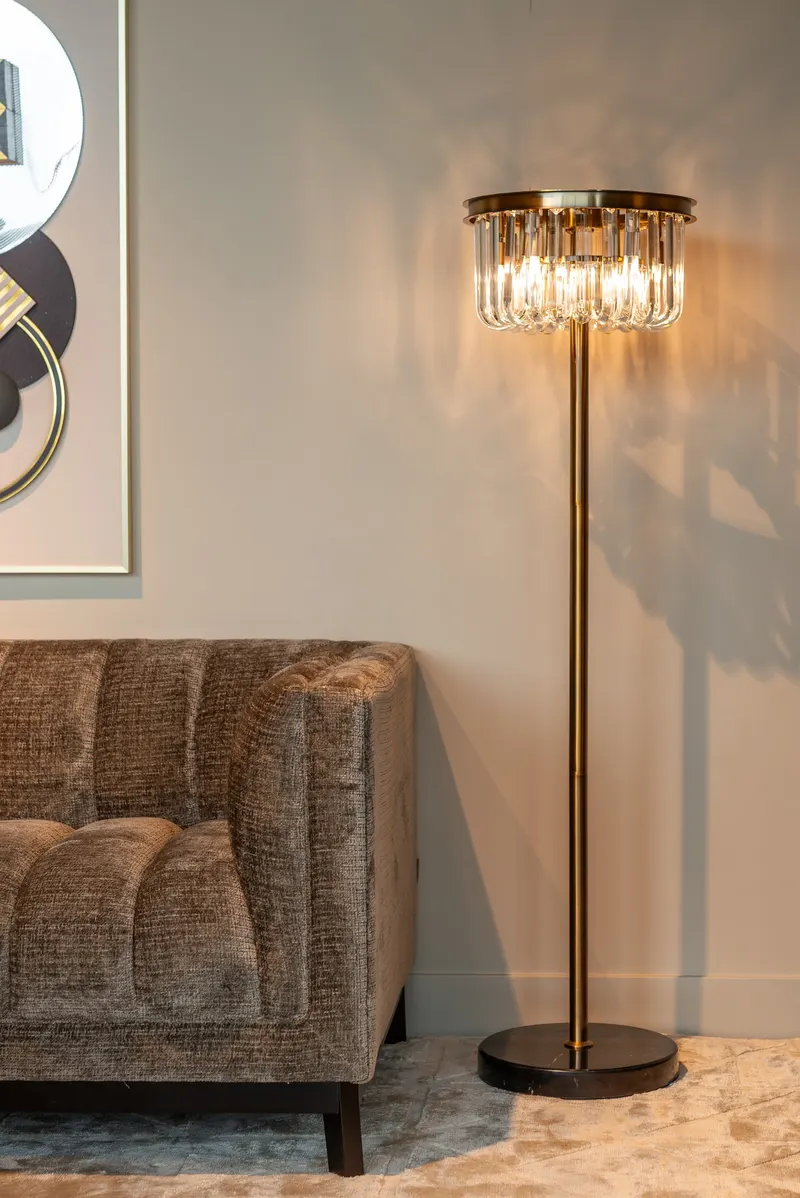Stehleuchte Dagmar, Bronzefarben von Richmond Interiors, Wohnbeispiel 6, im Wohnraum