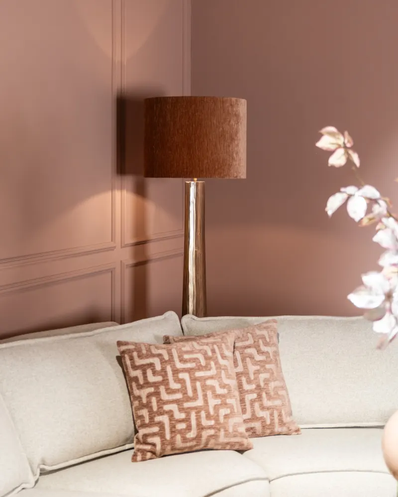Stehleuchte Velune, Messingfarben antik von Richmond Interiors, Wohnbeispiel 5, im Wohnraum
