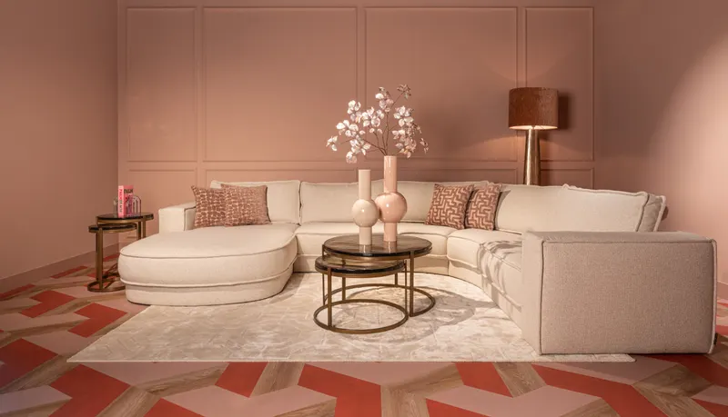 Stehleuchte Velune, Messingfarben antik von Richmond Interiors, Wohnbeispiel 7, im Wohnraum