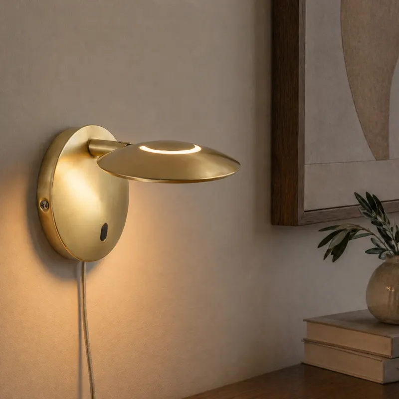 Zenith2 Wandleuchte mit schwenkbarem LED-Licht in Messing, Ansicht 2