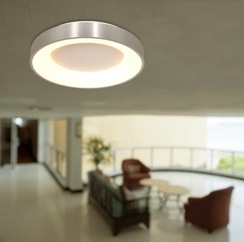 Ringlede LED-Deckenleuchte mit rundem Schirm in Weiß, Silber, Ansicht 2