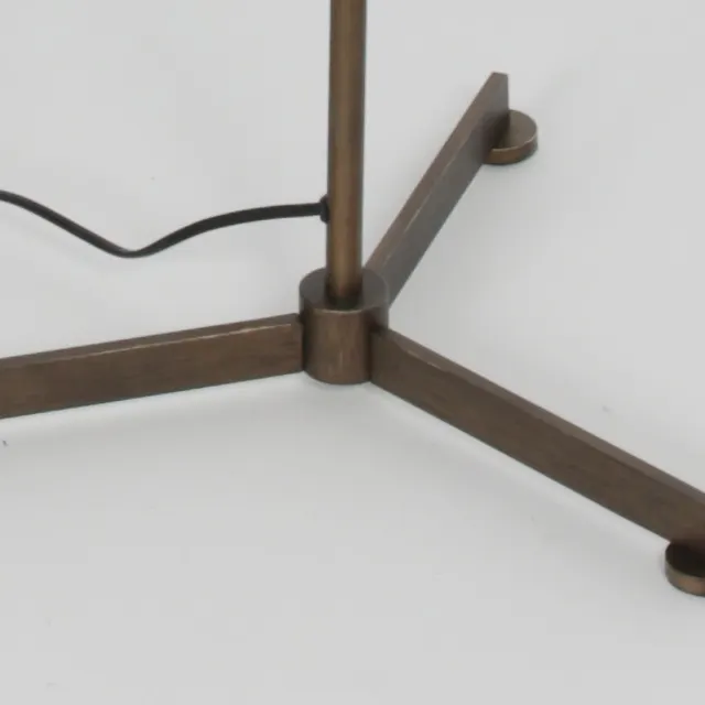 Stang Stehlampe mit Lesearm aus Metall und Leinen in Bronze, Ansicht 4