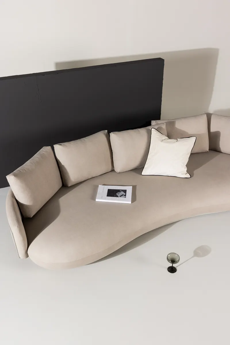 Stellar 4-Sitzer-Sofa mit runder Form, im Wohnraum, Ansicht 4