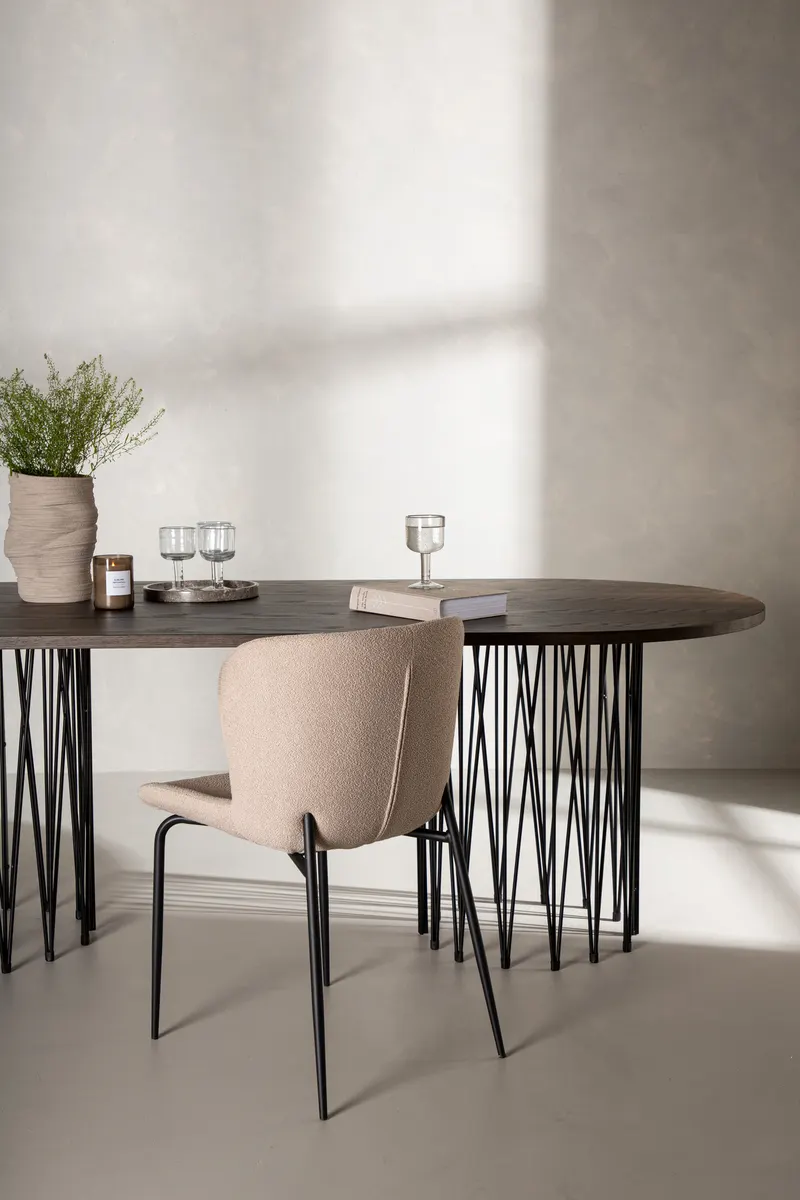 Stone ovaler Esstisch 220 × 100 cm, im Wohnraum, Ansicht 1