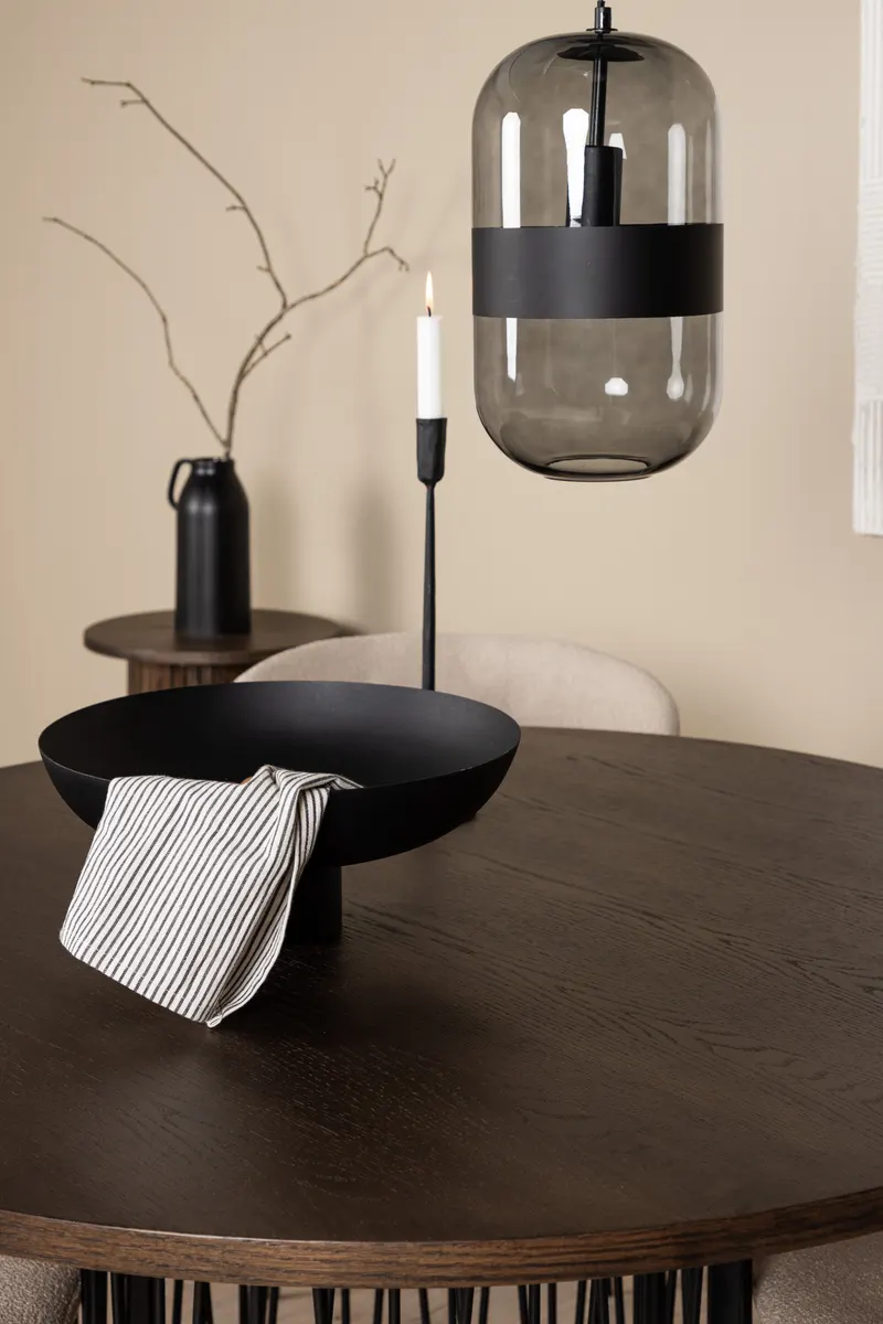 Stone & Modesto Essgruppe mit rundem Esstisch und 4 Bouclé-Stühlen in Beige, Gestell Schwarz, im Wohnraum, Ansicht 3