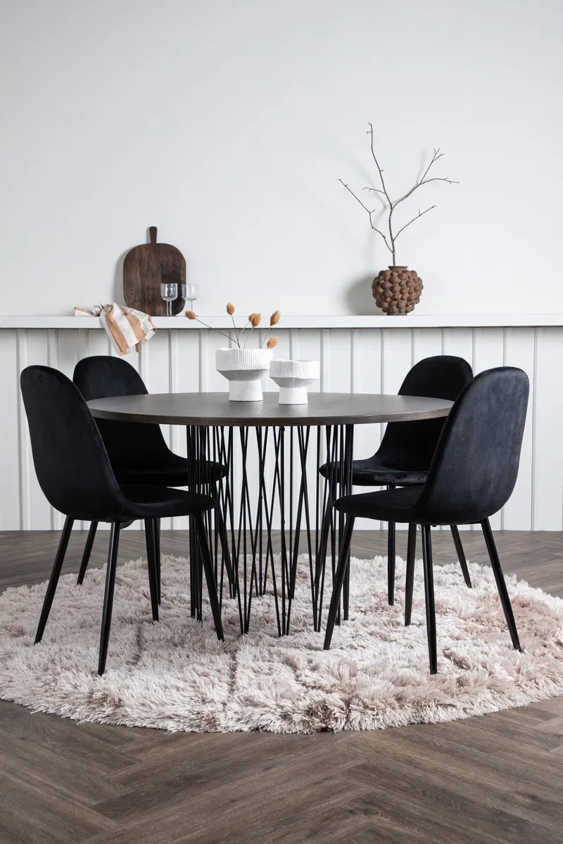 Stone & Polar Essgruppe mit rundem Esstisch und 4 Samtstühlen in Schwarz, im Wohnraum, Ansicht 1