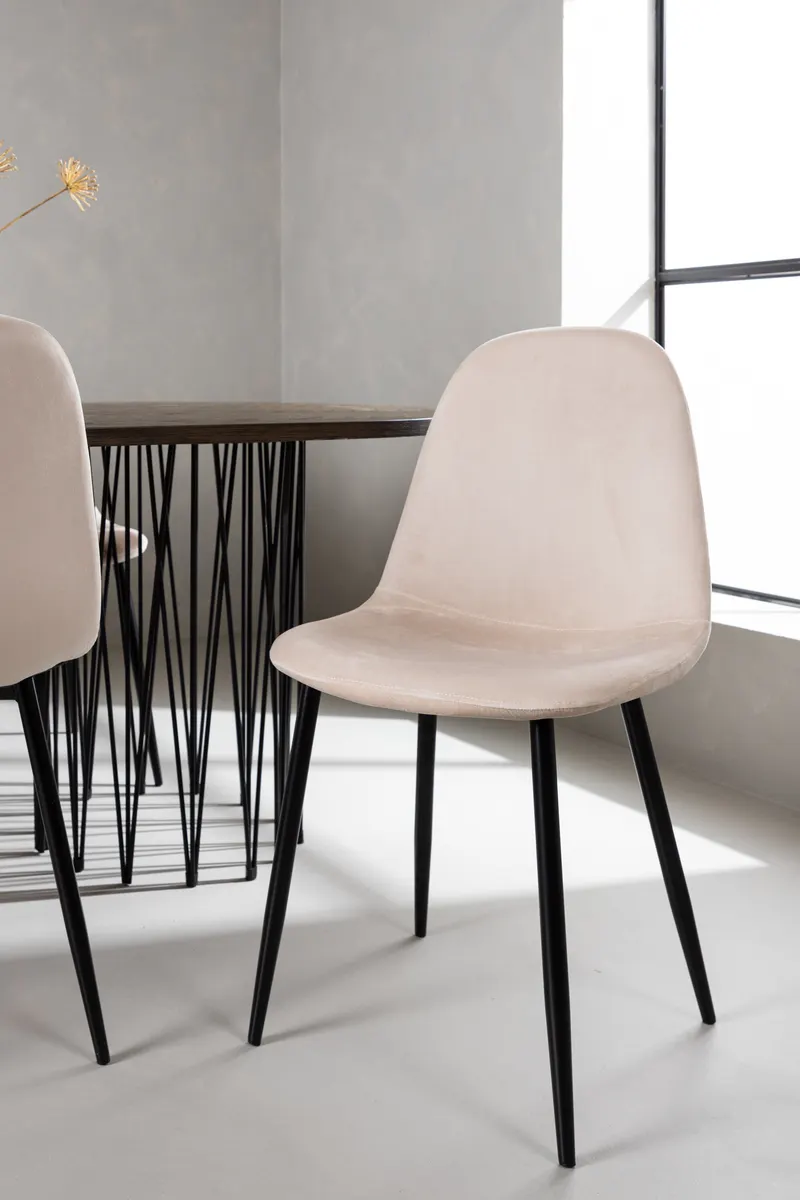 Stone & Polar Essgruppe mit ovalem Esstisch und 6 Samtstühlen in Beige, Gestell Schwarz, im Wohnraum, Ansicht 4