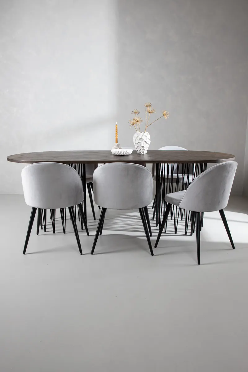 Stone & Velvet Essgruppe mit ovalem Esstisch und 6 Polsterstühlen in Grau, Gestell Schwarz, im Wohnraum, Ansicht 1