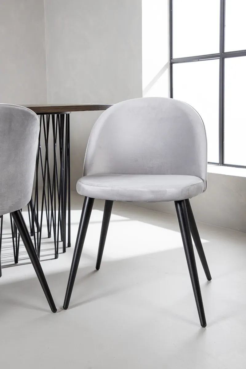Stone & Velvet Essgruppe mit ovalem Esstisch und 6 Polsterstühlen in Grau, Gestell Schwarz, im Wohnraum, Ansicht 4