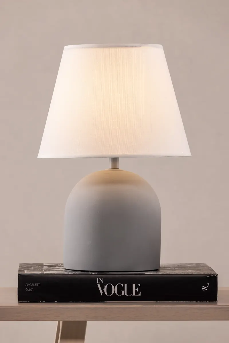 Styrsö Tischlampe, im Wohnraum, Ansicht 3