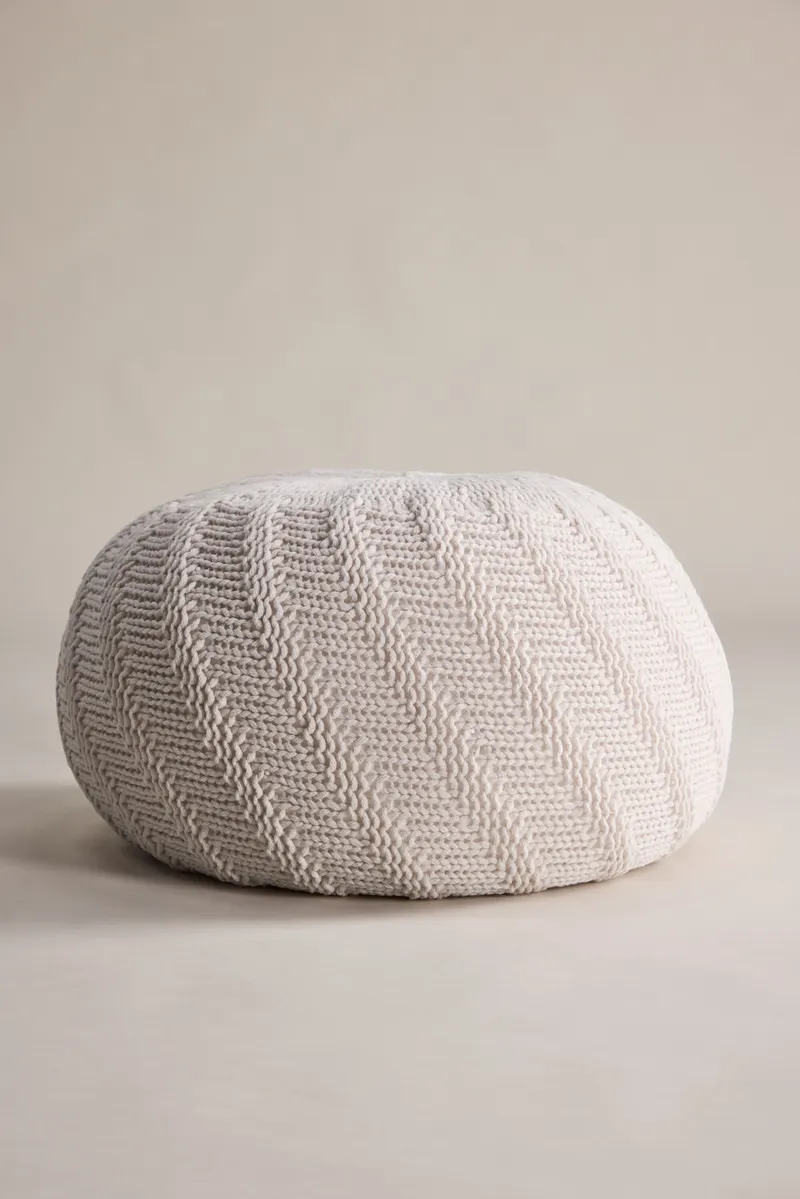 Ted runder Pouf, im Wohnraum, Ansicht 2