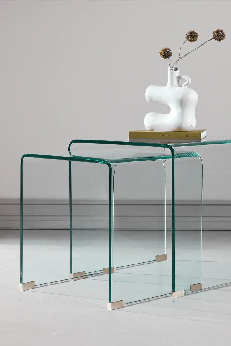 Telemark Satztisch-Set aus gebogenem Glas in Klar, Gestell Transparent, im Wohnraum, Ansicht 2