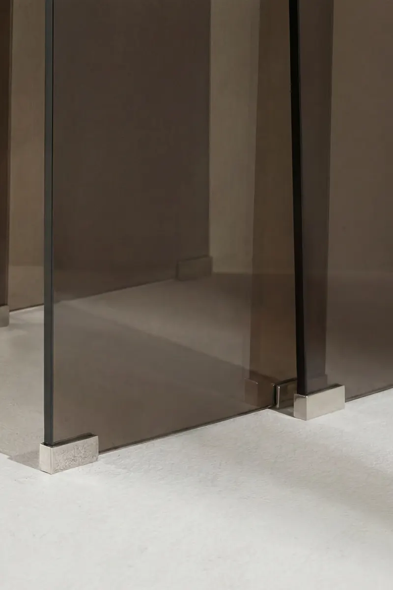 Telemark Satztisch-Set aus gebogenem Glas in Braun, im Wohnraum, Ansicht 4