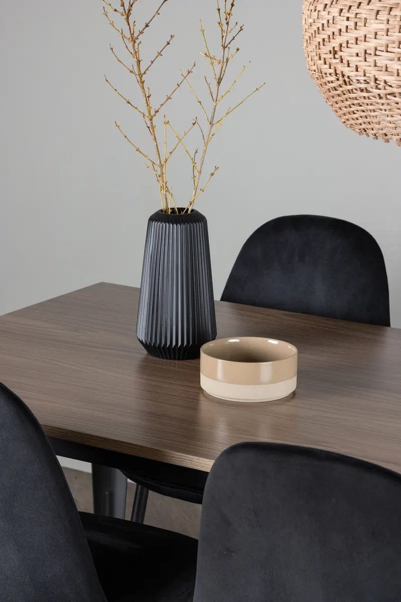 Tempe & Polar Essgruppe mit Esstisch 140 × 80 cm und 4 Samtstühlen in Schwarz, im Wohnraum, Ansicht 4