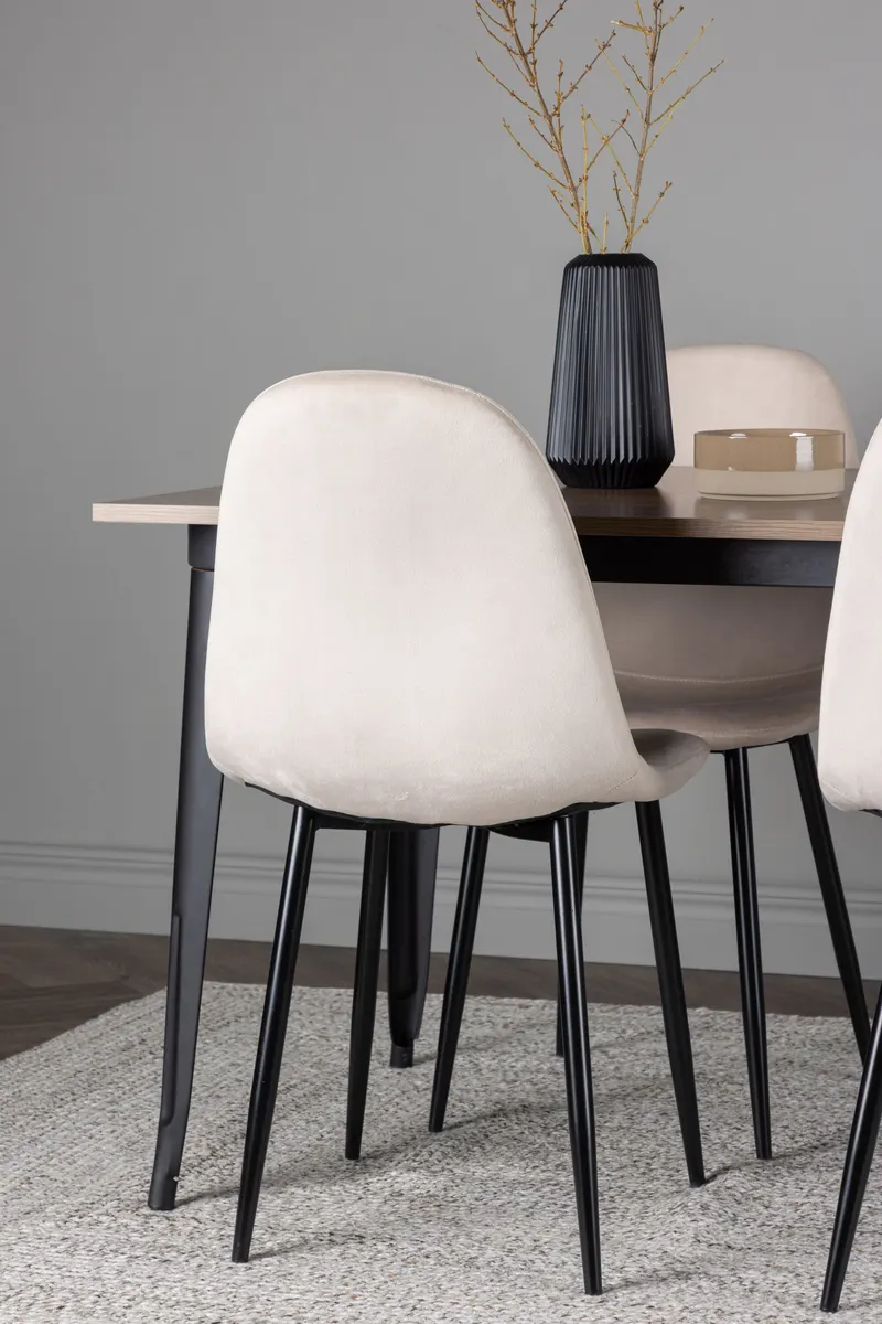Tempe & Polar Essgruppe mit Esstisch 140 × 80 cm und 4 Samtstühlen in Beige, Gestell Schwarz, im Wohnraum, Ansicht 3
