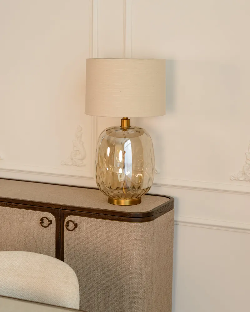 Tischleuchte Ember, Amber von Richmond Interiors, Wohnbeispiel 2, im Wohnraum