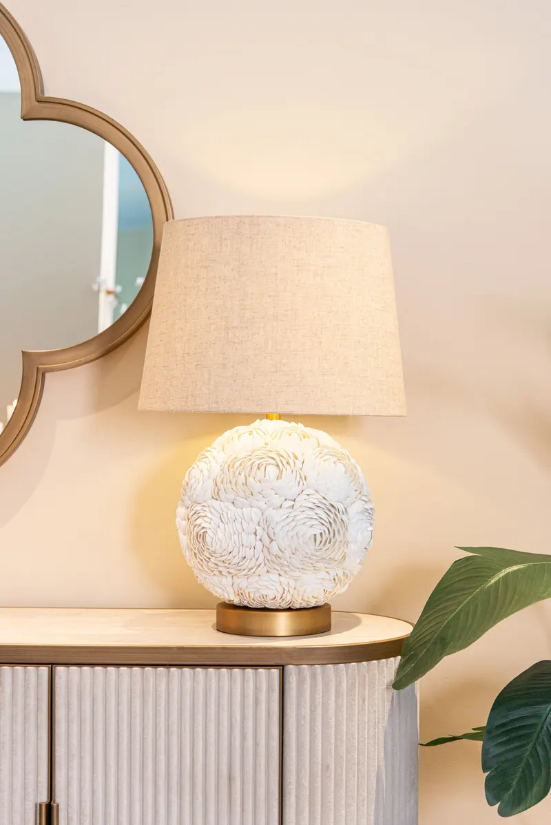 Tischleuchte Jamie, Weiß von Richmond Interiors, Wohnbeispiel 7, im Wohnraum
