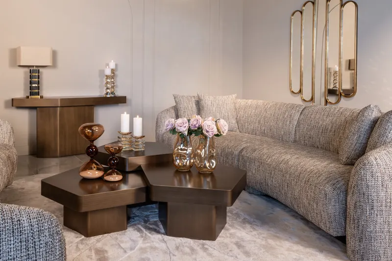 Tischleuchte Lenore, Goldfarben von Richmond Interiors, Wohnbeispiel 16, im Wohnraum
