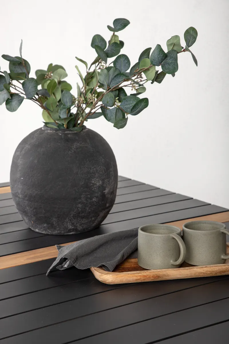 Togo rechteckiger Gartentisch aus Aluminium und Teak in 150 × 90 cm, Schwarz, im Wohnraum, Ansicht 3