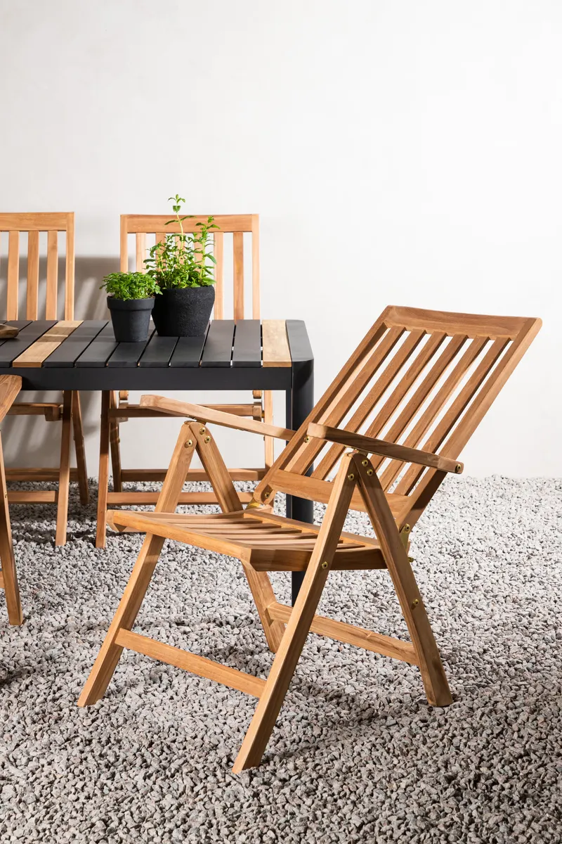 Togo & Kenya Gartenmöbel-Set mit Tisch und 4 Teak-Klappstühlen in Schwarz, im Wohnraum, Ansicht 5