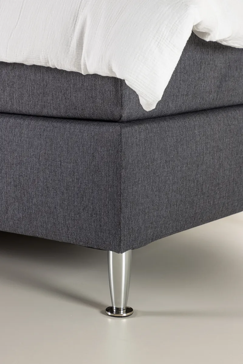 Toledo Kontinentalbett mit Kopfteil in 200 × 66 × 90 cm, Dunkelgrau, Gestell Champagner, im Wohnraum, Ansicht 3