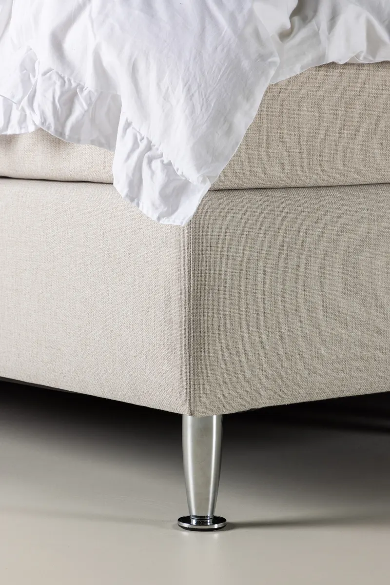 Toledo Doppelbett 180 × 200 cm Kontinentalbett in Beige, Gestell Champagner, im Wohnraum, Ansicht 3