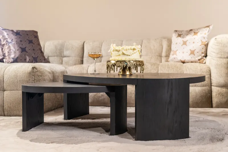 Tortenständer Carmona, Gold von Richmond Interiors, Wohnbeispiel 17, im Wohnraum