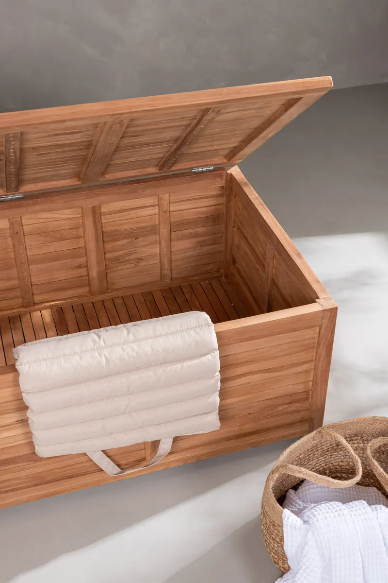 Trento Gartenbox aus Teak in 130 × 70 × 46 cm, im Wohnraum, Ansicht 4