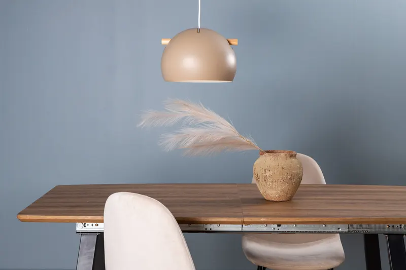 Tubbie Hängelampe mit Kugelschirm in Ø 29 cm, Beige, im Wohnraum, Ansicht 1
