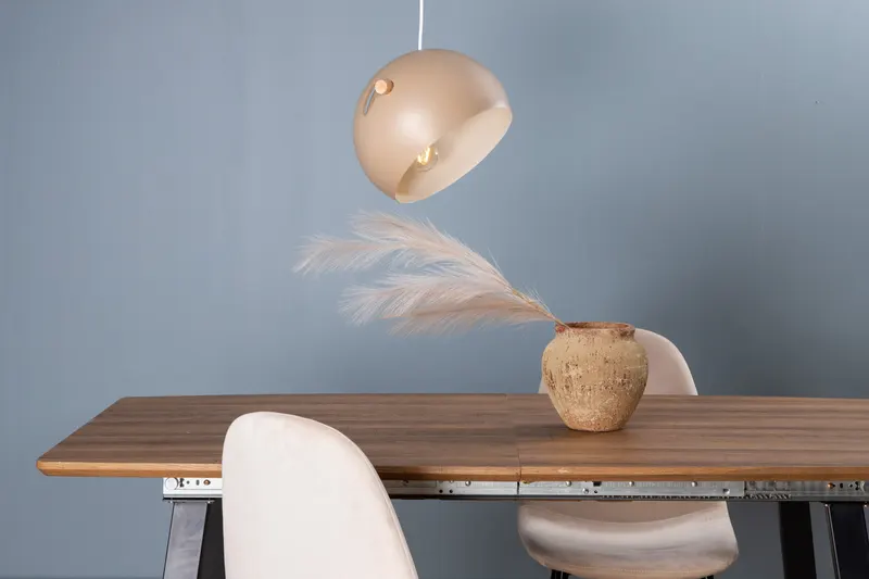 Tubbie Hängelampe mit Kugelschirm in Ø 29 cm, Beige, im Wohnraum, Ansicht 2