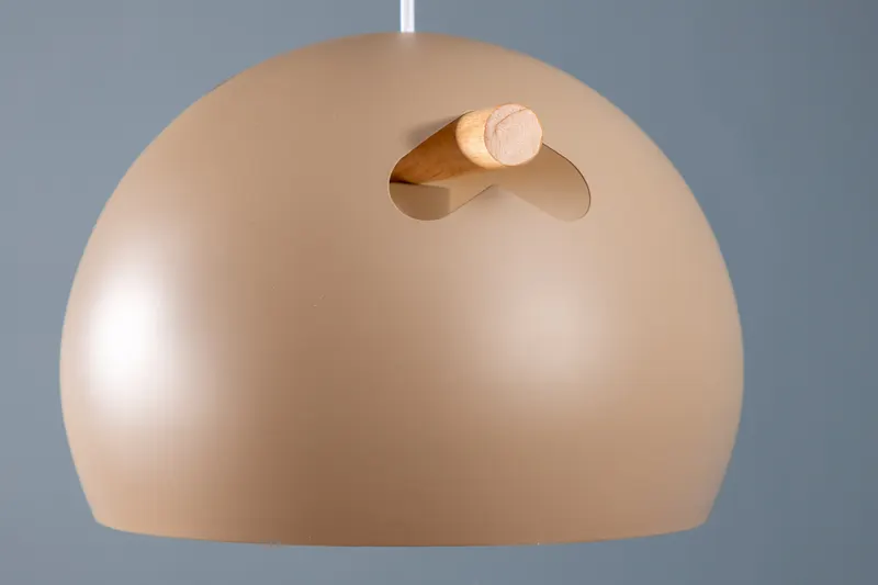 Tubbie Hängelampe mit Kugelschirm in Ø 29 cm, Beige, im Wohnraum, Ansicht 8