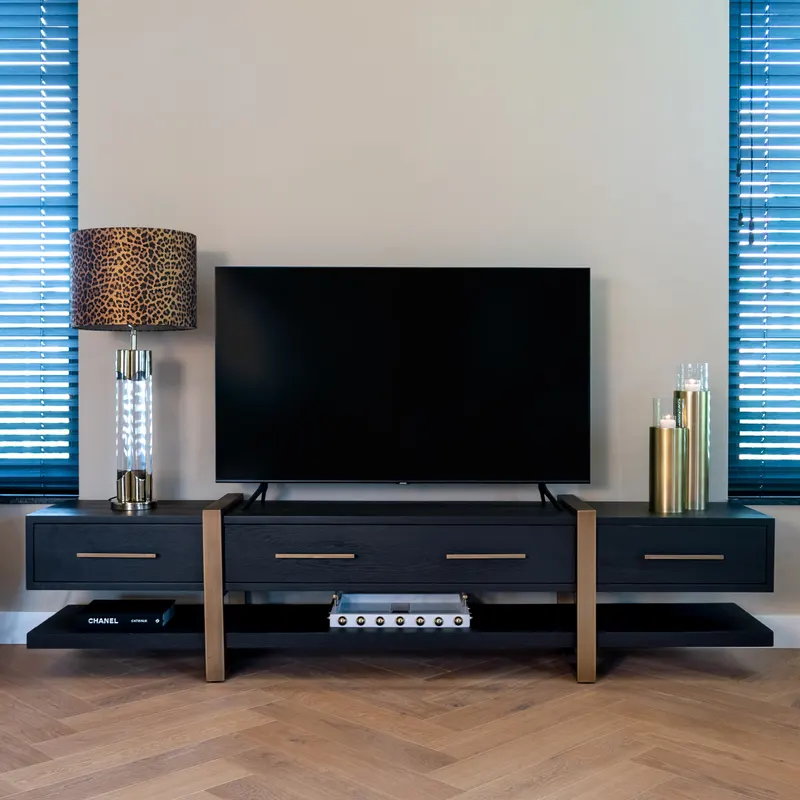 TV-Möbel Cambon, Dunkles Kaffeebraun von Richmond Interiors, Wohnbeispiel 8, im Wohnraum
