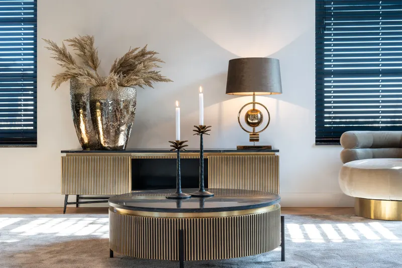 TV-Möbel Ironville 170 cm, Goldfarben von Richmond Interiors, Wohnbeispiel 8, im Wohnraum