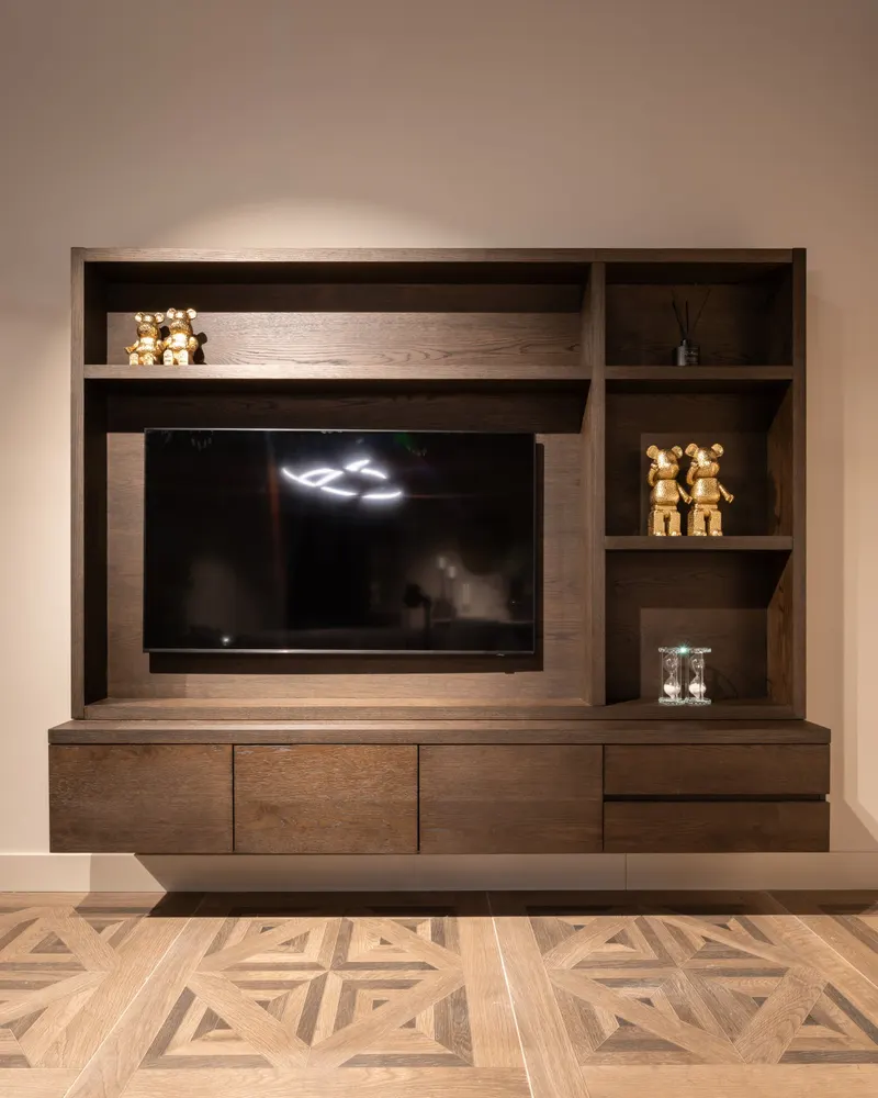 TV-Möbel Lachance Braun, 176 cm hoch von Richmond Interiors, Wohnbeispiel 9, im Wohnraum