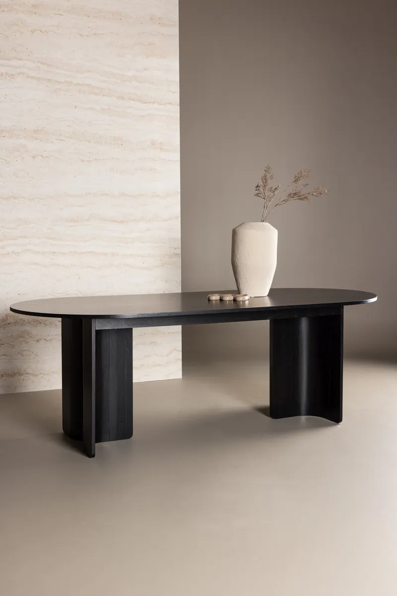 Tyresö ovaler Esstisch 220 × 100 cm in Schwarz, im Wohnraum, Ansicht 1