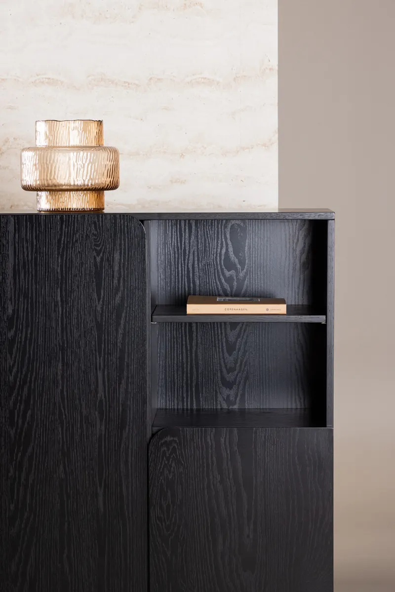 Tyresö Sideboard auf Sockel in 30 × 110 × 80 cm, Schwarz, im Wohnraum, Ansicht 2