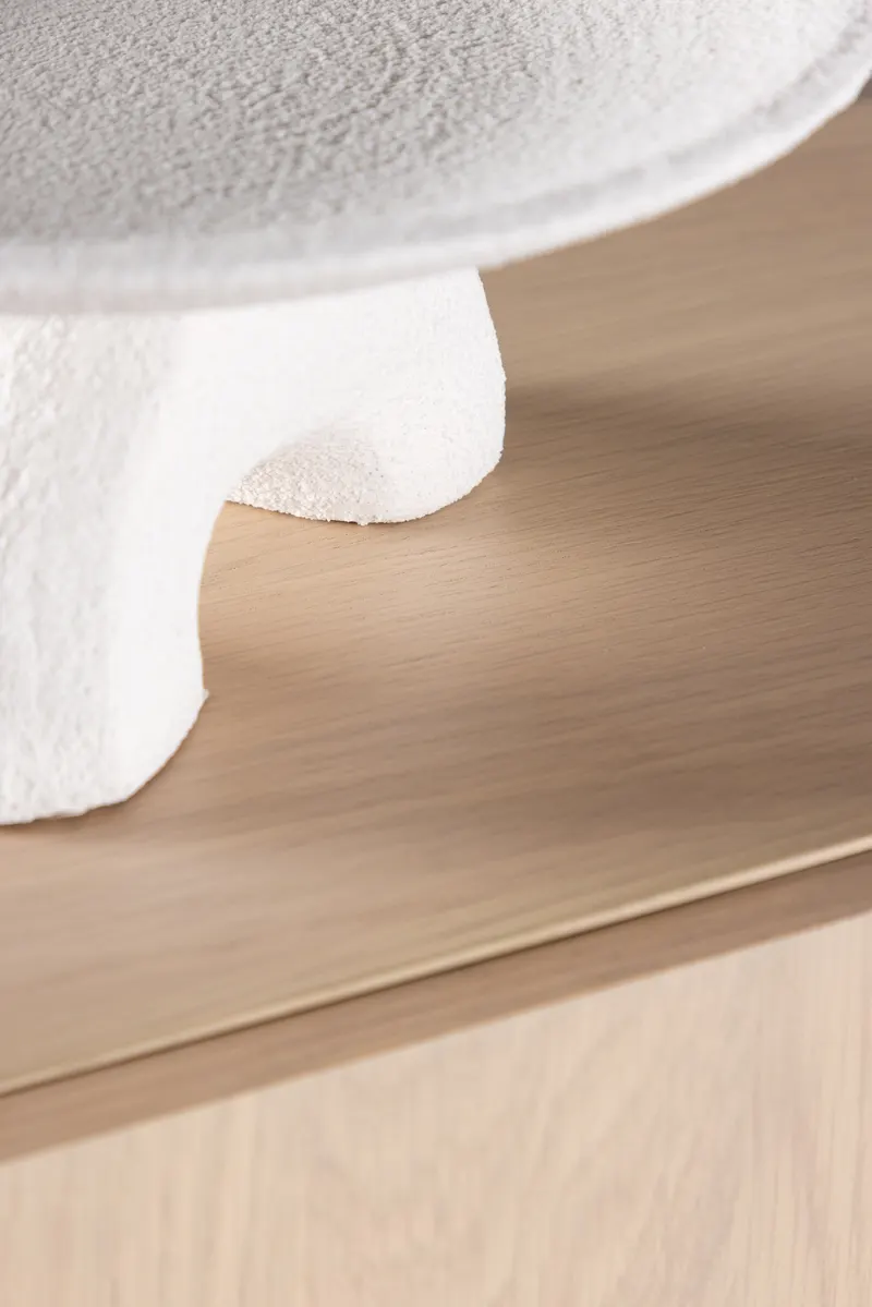 Tyresö Sideboard auf Sockel in 30 × 110 × 80 cm, Whitewash, im Wohnraum, Ansicht 5